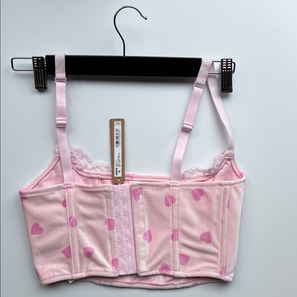 Skims Velvet Lace Cropped Corset in the "Heart Breaker" pattern in XXS - Picture 9 of 10